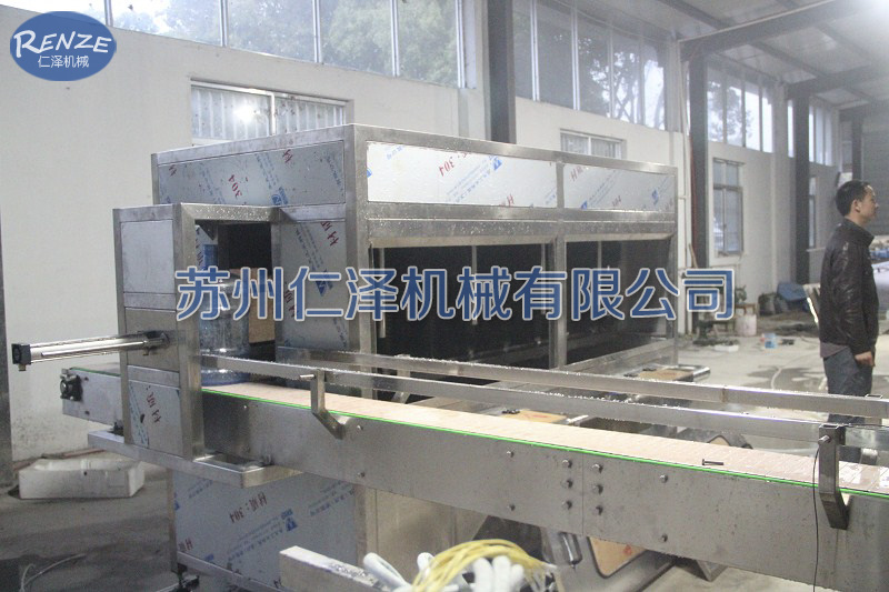 桶裝線(xiàn)設(shè)備輔助設(shè)備外洗機(jī)